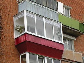 Francaise. Pag-install ng mga transcendental balconies